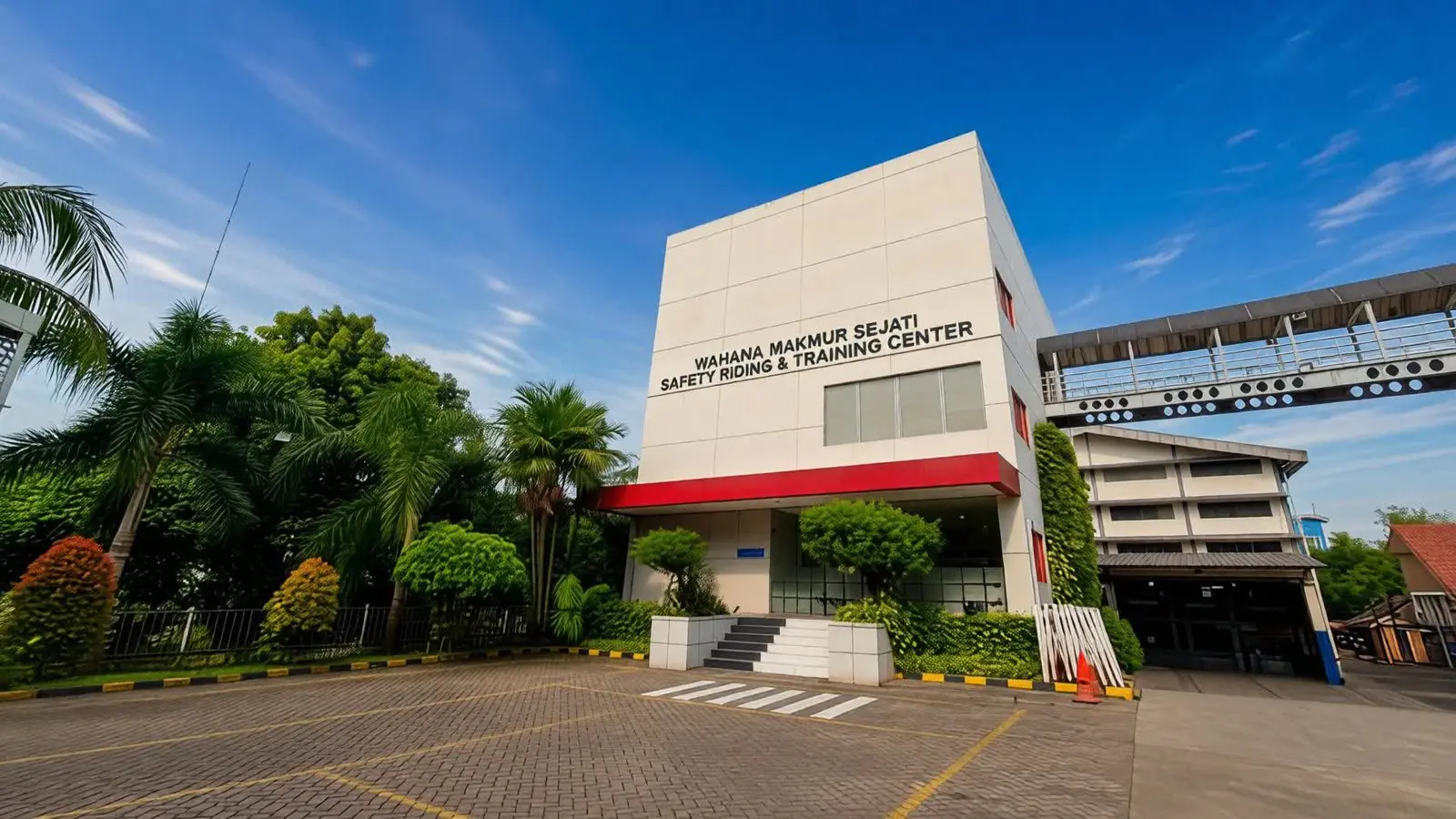Gedung Safety Riding Center Wahana Makmur Sejati